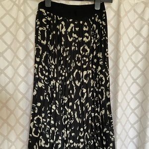 Kilted and Patterned Midi Skirt